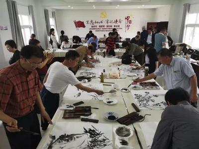 传统文化助力扶贫攻坚--江苏、贵州中国画学会交流展在贵阳开幕